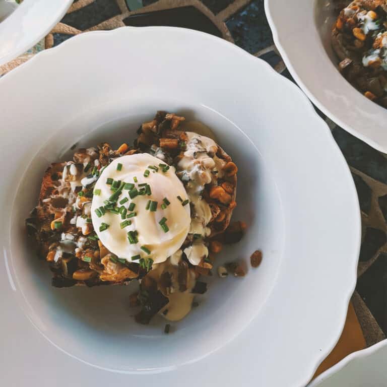 HDT Calabacitas Benedict plated